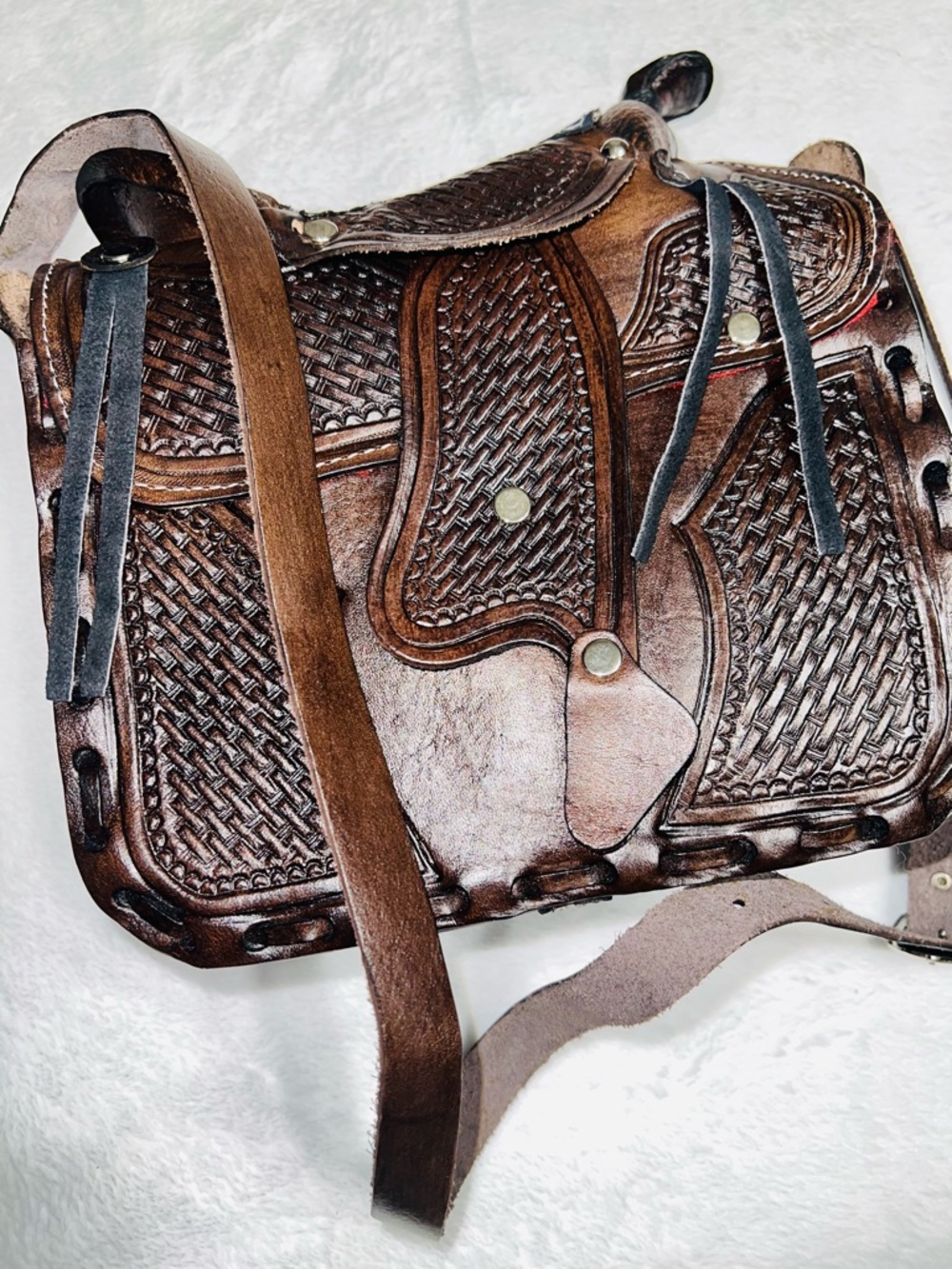 Hand Crafted Brown Woven Saddle-Style Shoulder Bag - Picture 12 of 15